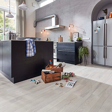 Parkett, Kork und Laminat